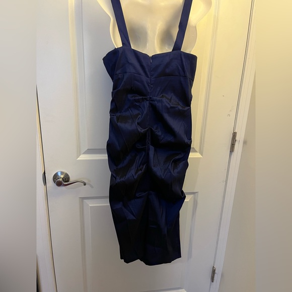 Navy blue dress with sheen, body hugging with cinching - Picture 2 of 8